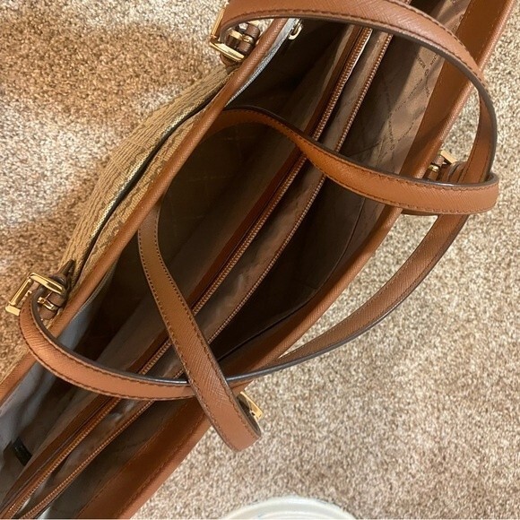 Michael Kors Jet Set Travel Bag - Picture 4 of 5